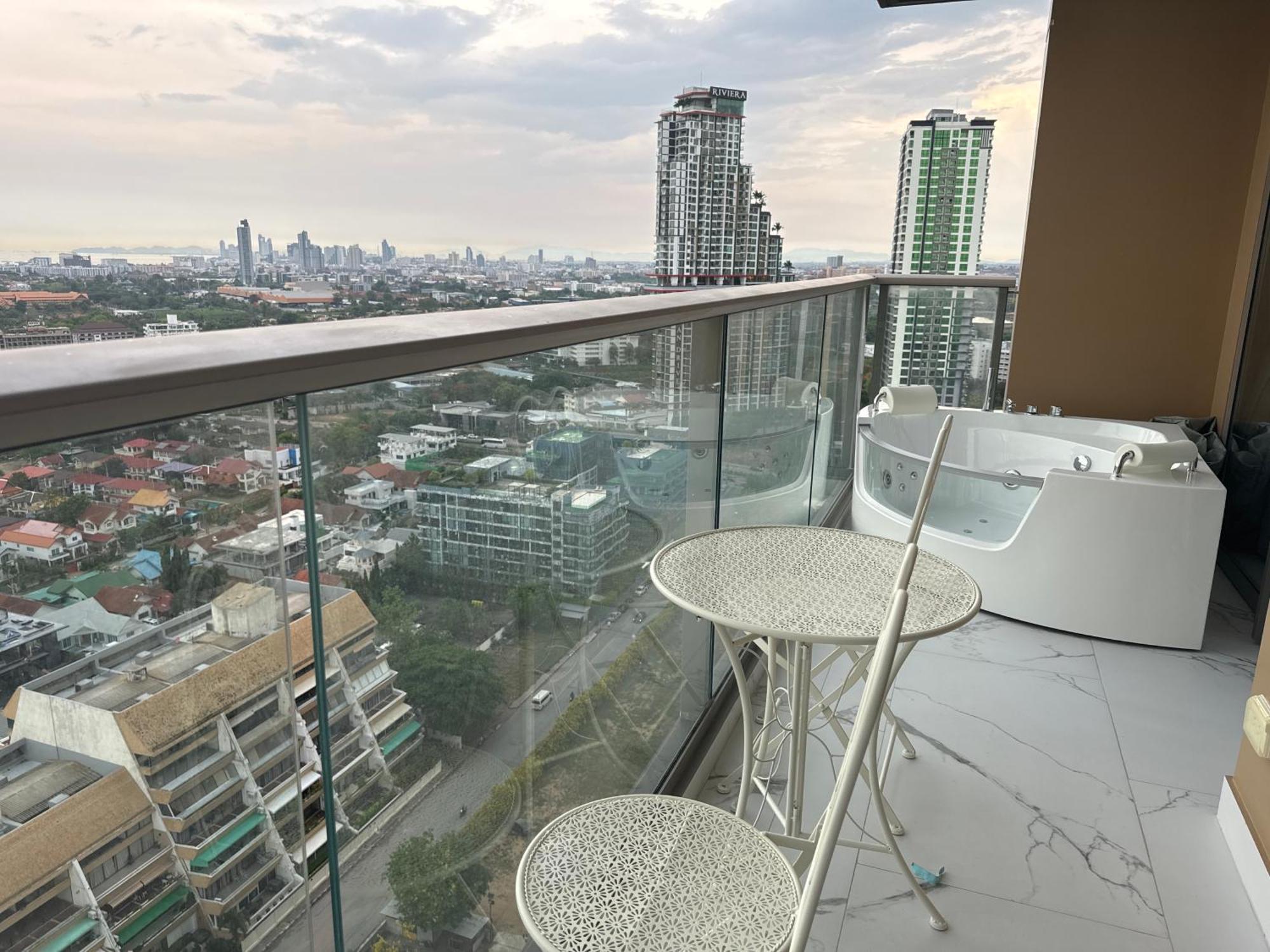 Copacabana Beach Jomtien 科帕卡巴纳海乔木提安海滩毗邻乔木提安夜市 Экстерьер фото