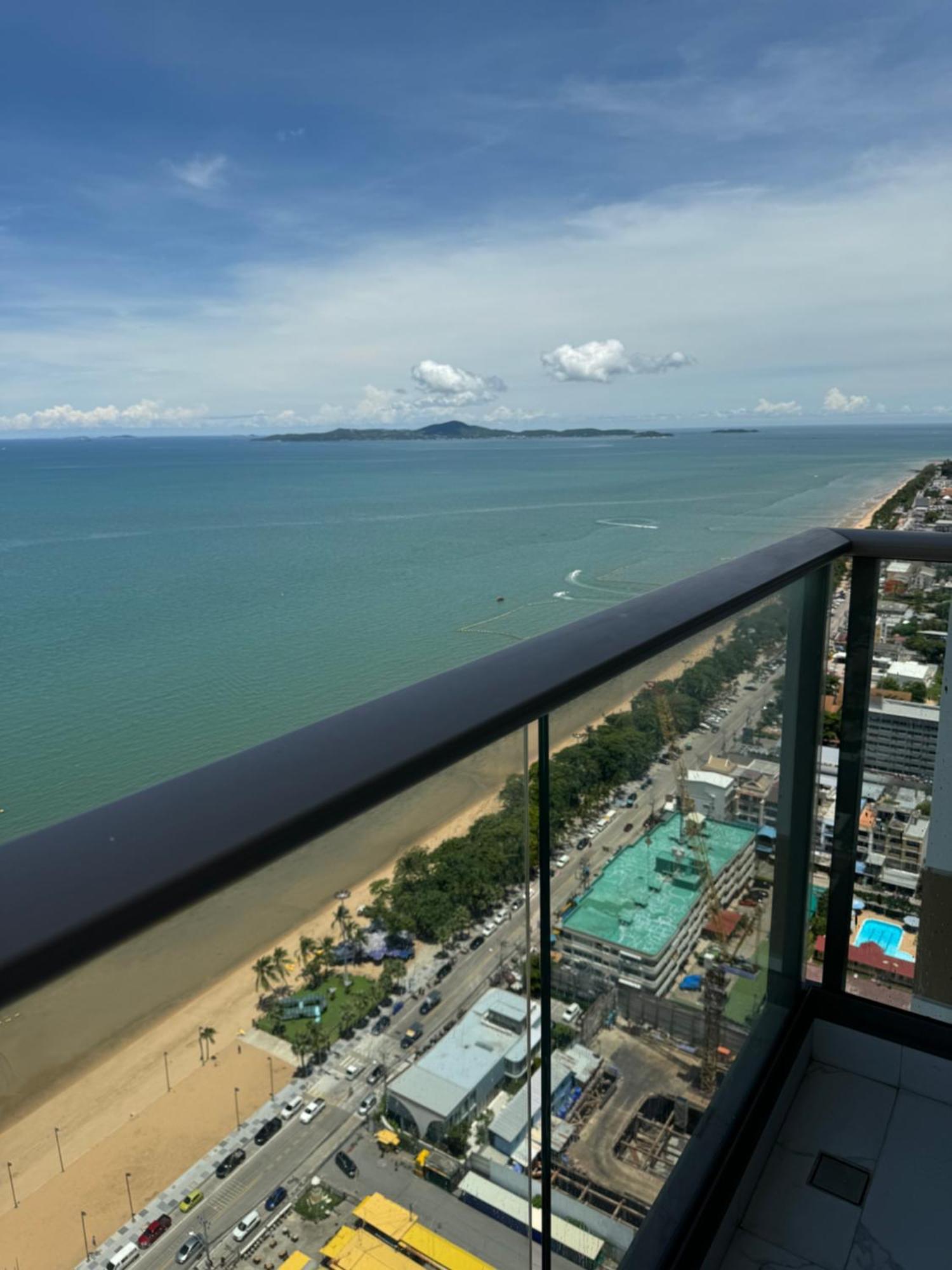 Copacabana Beach Jomtien 科帕卡巴纳海乔木提安海滩毗邻乔木提安夜市 Экстерьер фото